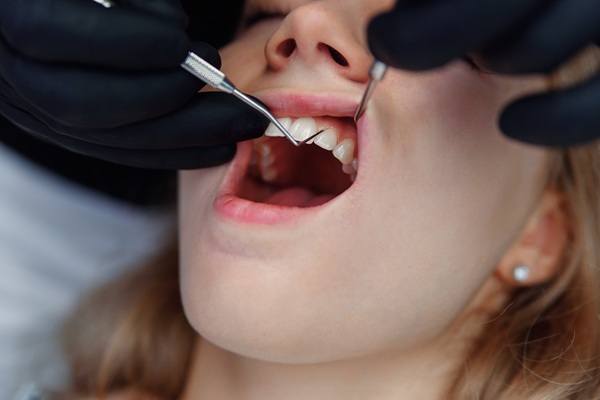 When To See A Periodontist For A Tooth Extraction